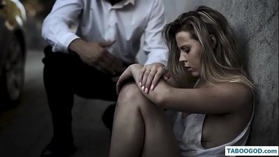 Perverssejä tarinoita: koditon teinityttö